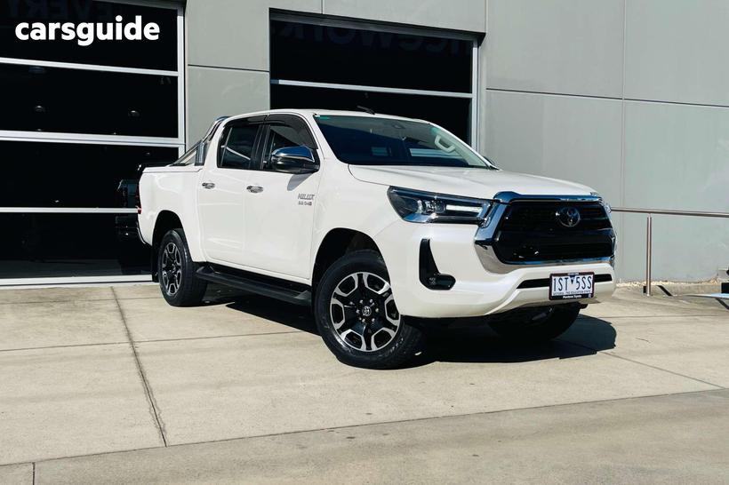 White 2020 Toyota Hilux Double Cab Pick Up Sr5 (4X4)
