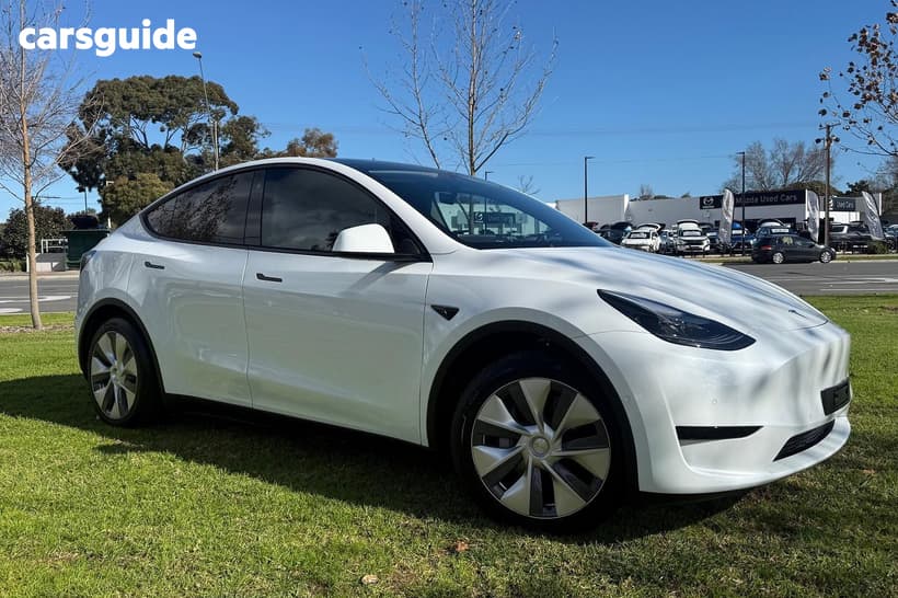 White 2023 Tesla Model Y Wagon Rear-Wheel Drive