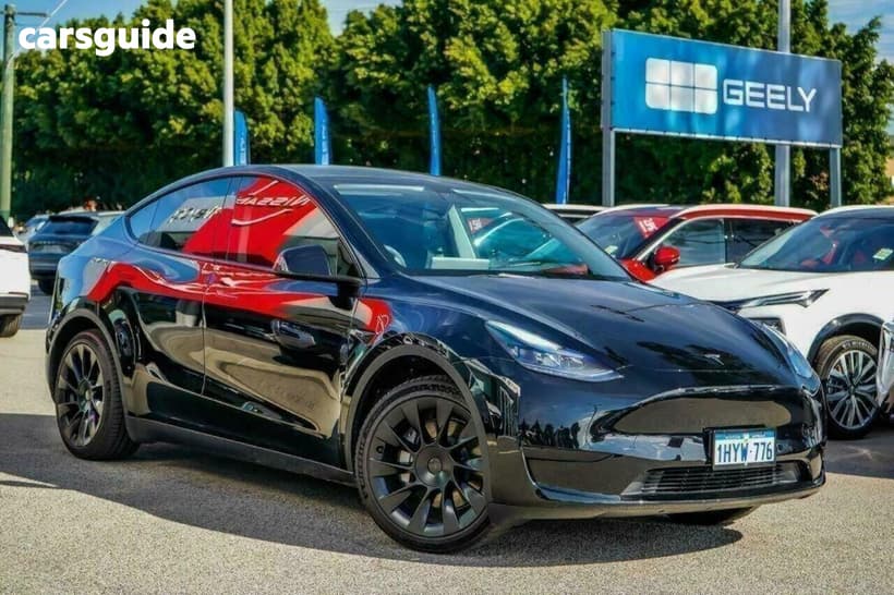 Black 2023 Tesla Model Y Wagon Rear-Wheel Drive