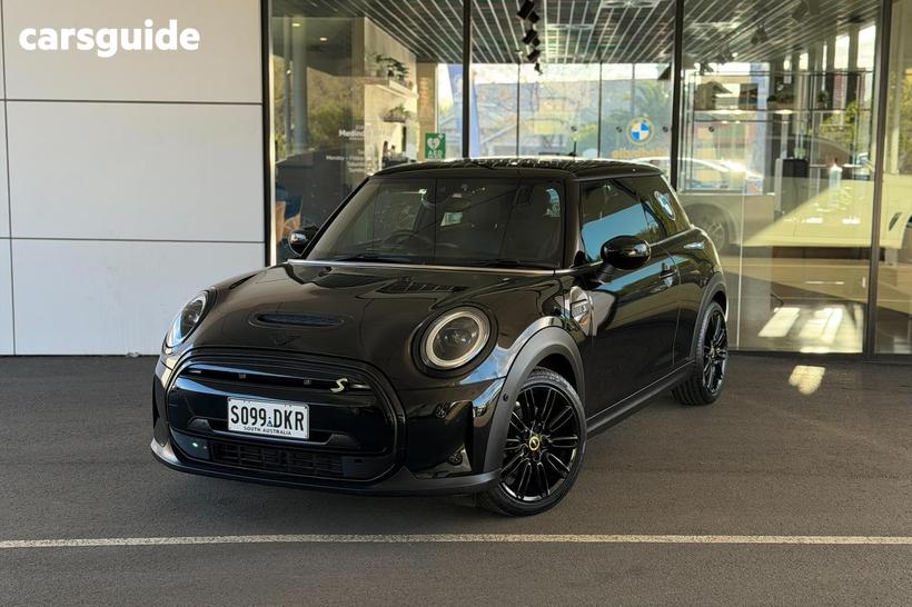 Black 2021 Mini Cooper Hatchback Se Classic 3D Hatch