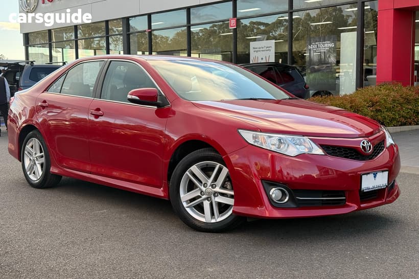 Red 2013 Toyota Camry Sedan Atara R