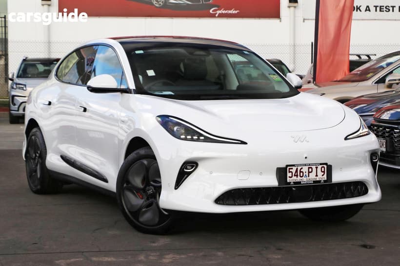 White 2025 MG Im6 Wagon Premium