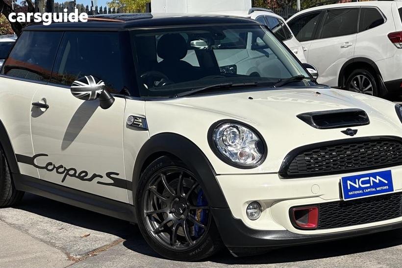 White 2013 Mini Cooper Hatchback S