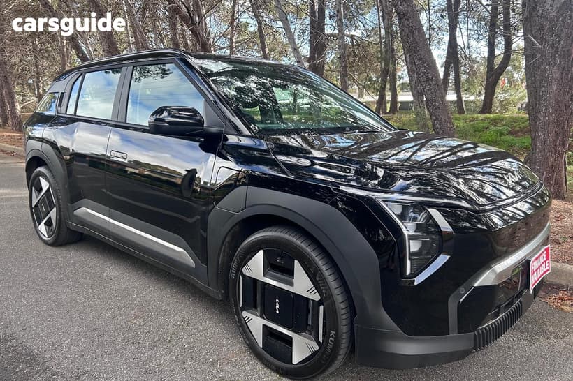 Black 2025 Kia Ev3 Wagon Earth 2Wd Lr Warm Grey