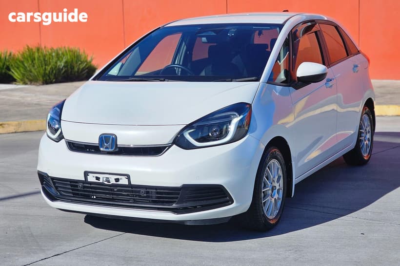 White 2024 Honda Fit Hatch (HYBRID) GR3