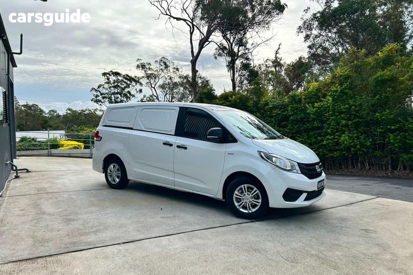 White 2022 LDV G10+ Van Barn Door