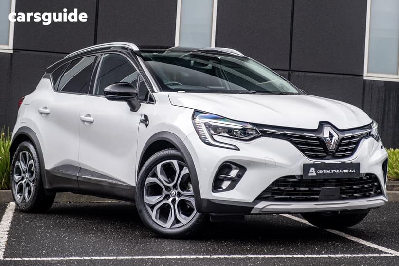 White 2023 Renault Captur Wagon Intens