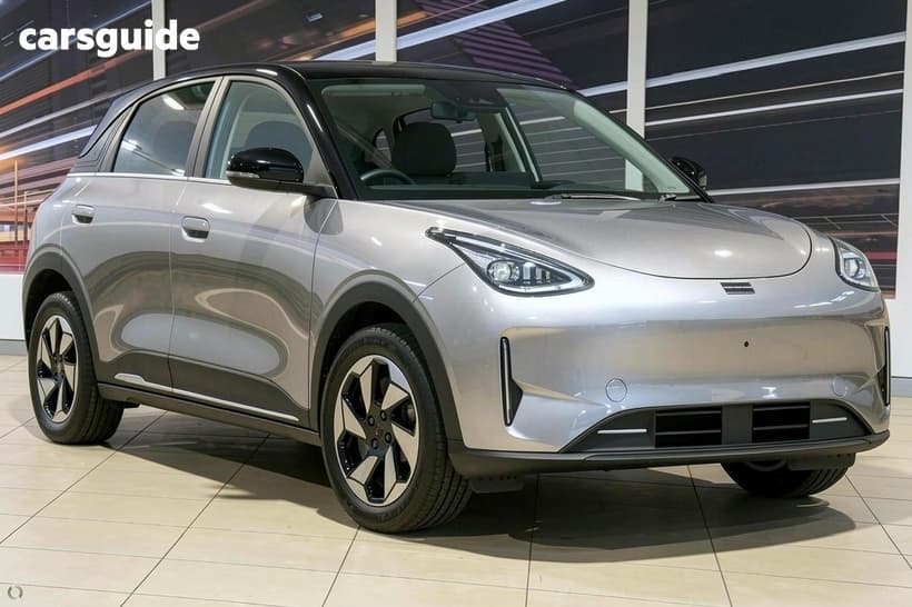 Silver 2026 Geely Ex2 Hatchback Inspire