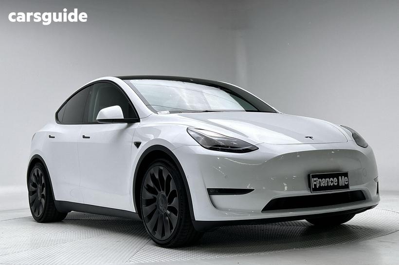 White 2023 Tesla Model Y Wagon Performance