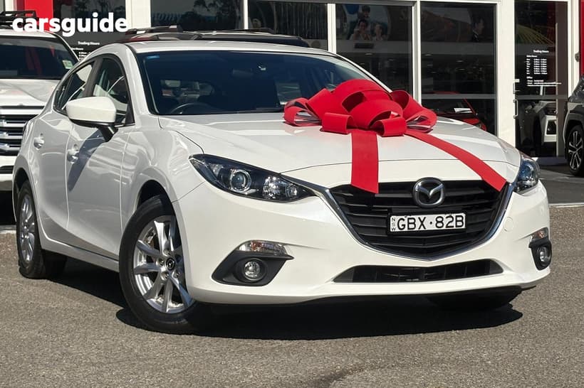 White 2015 Mazda 3 Hatchback Maxx