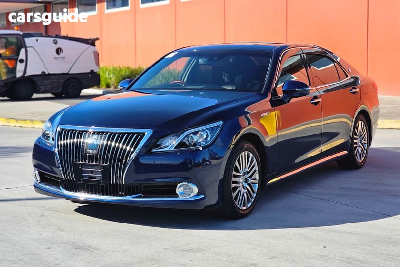 Blue 2017 Toyota Crown Sedan MAJESTA (HYBRID) GWS214