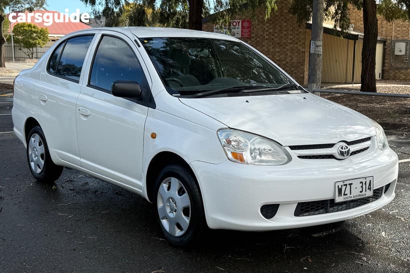 White 2004 Toyota Echo Sedan
