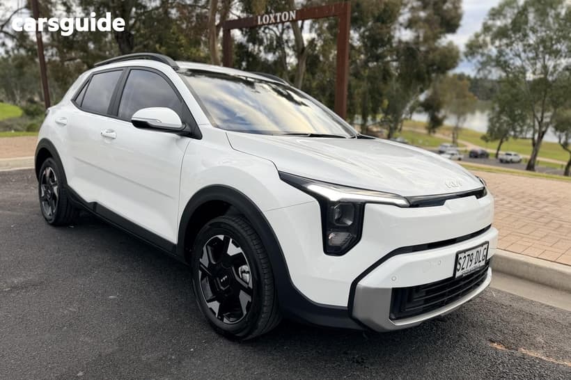 White 2026 Kia Stonic Wagon S Mhev