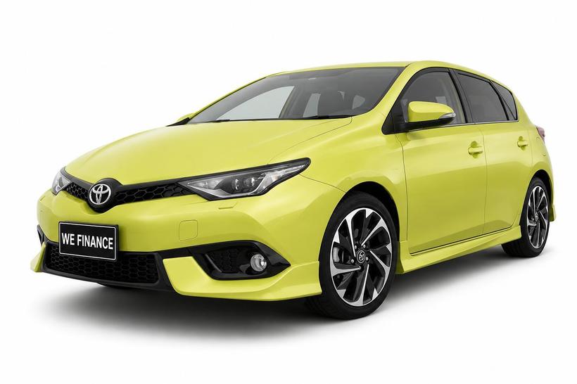 Green 2015 Toyota Corolla Hatchback Zr