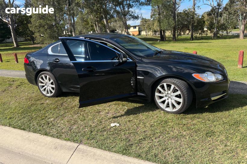 Black 2009 Jaguar XF Sedan 3.0 V6 Luxury