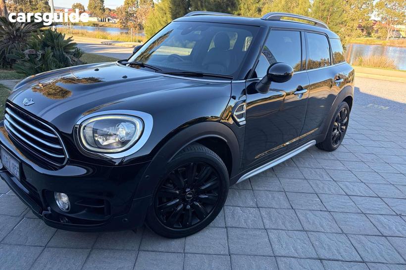 Black 2018 Mini Countryman Wagon Cooper