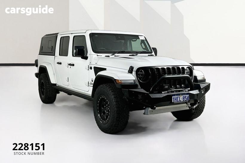 White 2020 Jeep Gladiator Dual Cab Utility Overland (4X4)