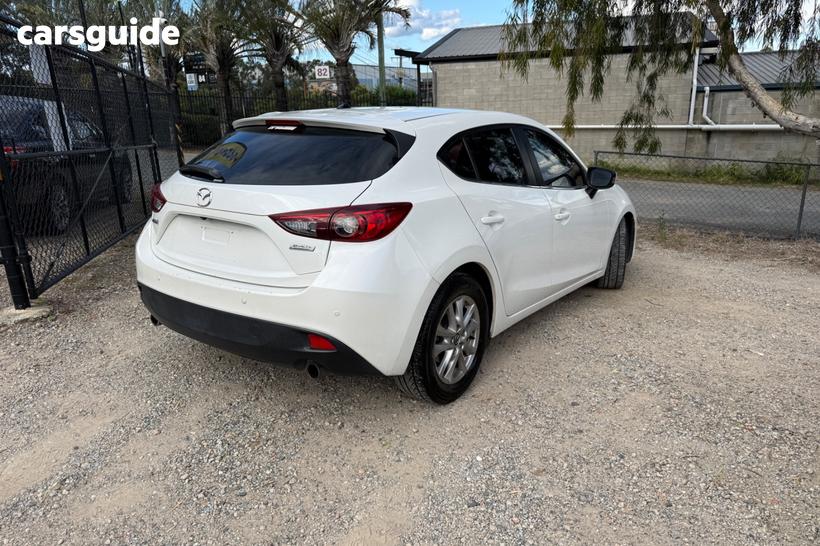 White 2015 Mazda 3 Hatchback Maxx