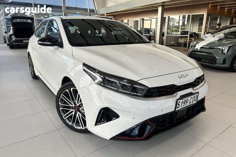 White 2022 Kia Cerato Hatchback Gt