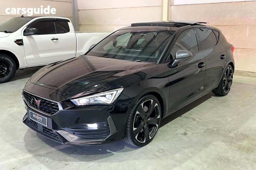 Black 2023 Cupra Leon Hatchback Vz