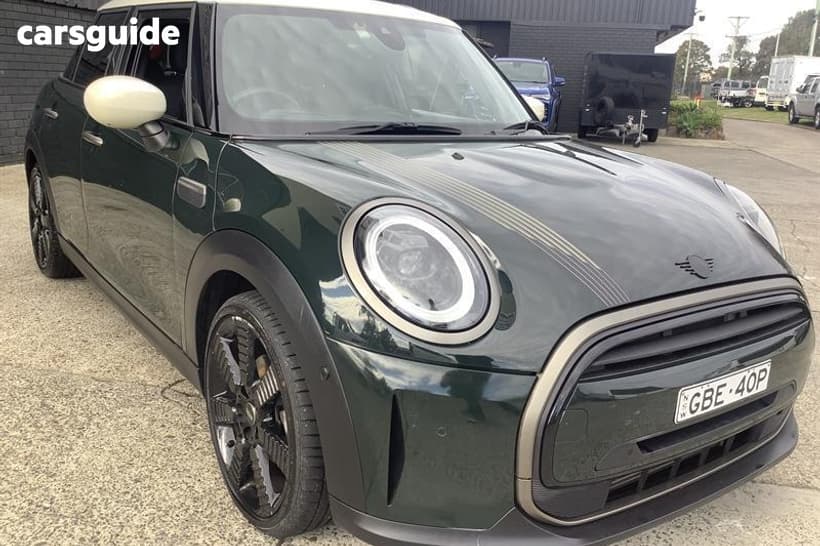 Green 2022 Mini Cooper Hatchback Classic 5D Hatch