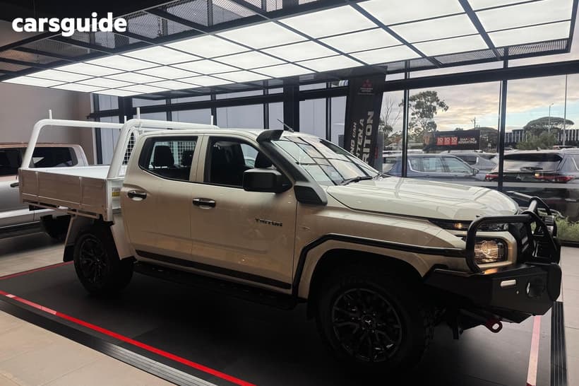 White 2026 Mitsubishi Triton Double Cab Chassis Glx (4X4)