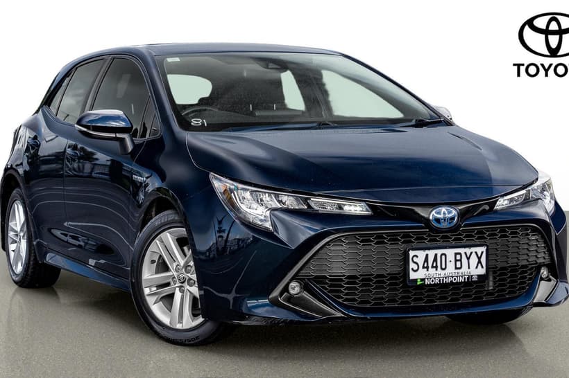 Black 2018 Toyota Corolla Hatchback Sx (Hybrid)