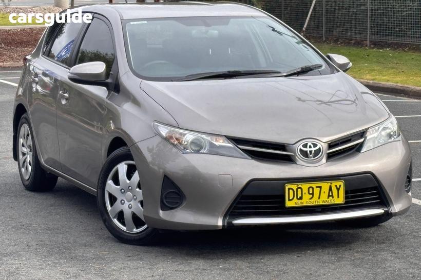 Bronze 2014 Toyota Corolla Hatchback Ascent