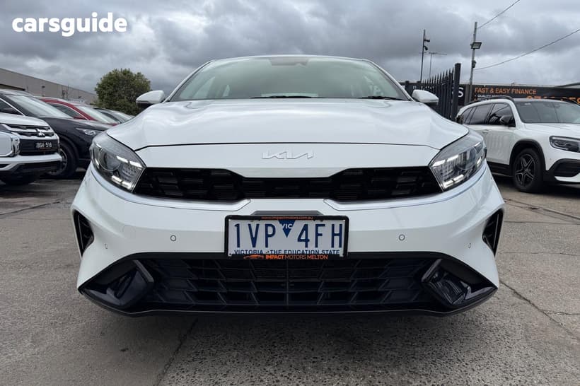 White 2022 Kia Cerato Hatchback S