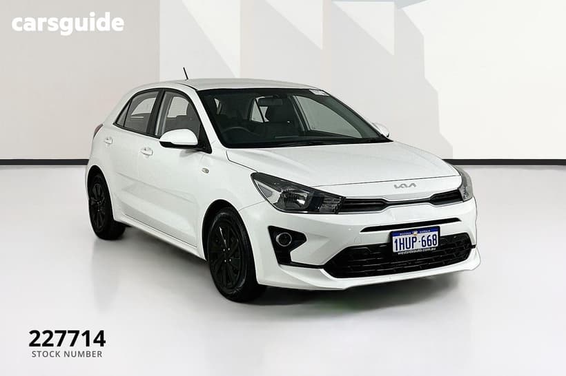 White 2023 Kia RIO Hatchback S