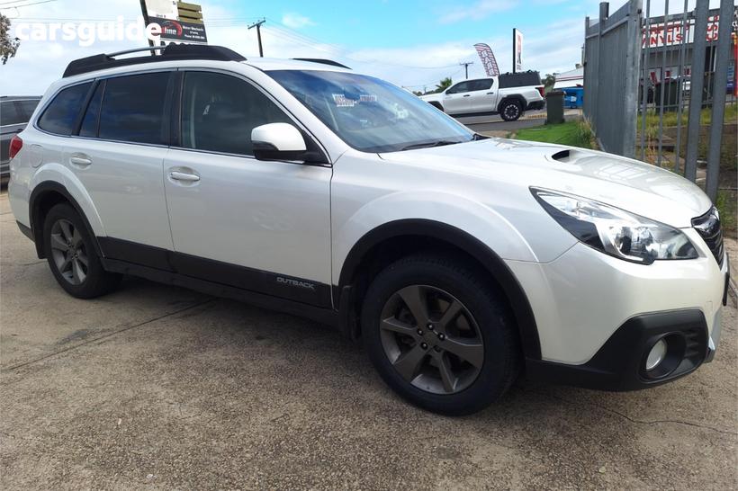 White 2014 Subaru Outback Wagon 2.0D