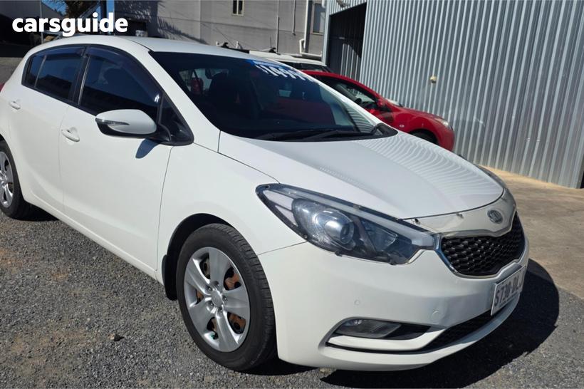White 2014 Kia Cerato Hatchback S