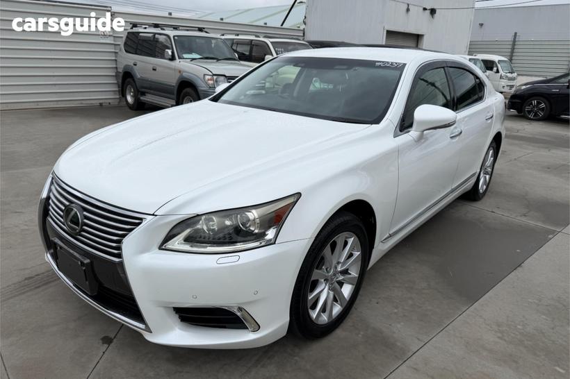 White 2013 Lexus LS Sedan AWD