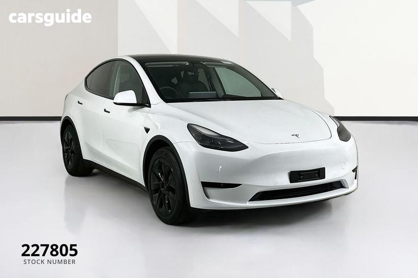 White 2023 Tesla Model Y Wagon Rear-Wheel Drive