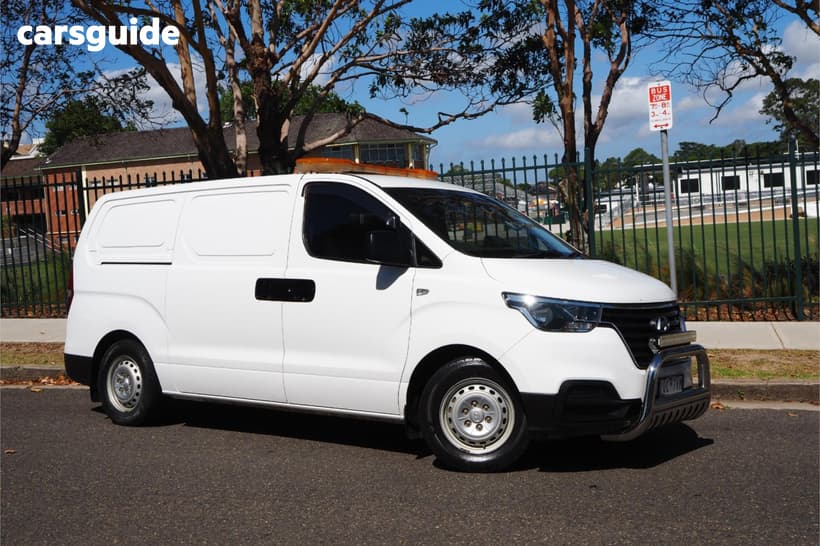 White 2018 Hyundai Iload Van 3S Liftback