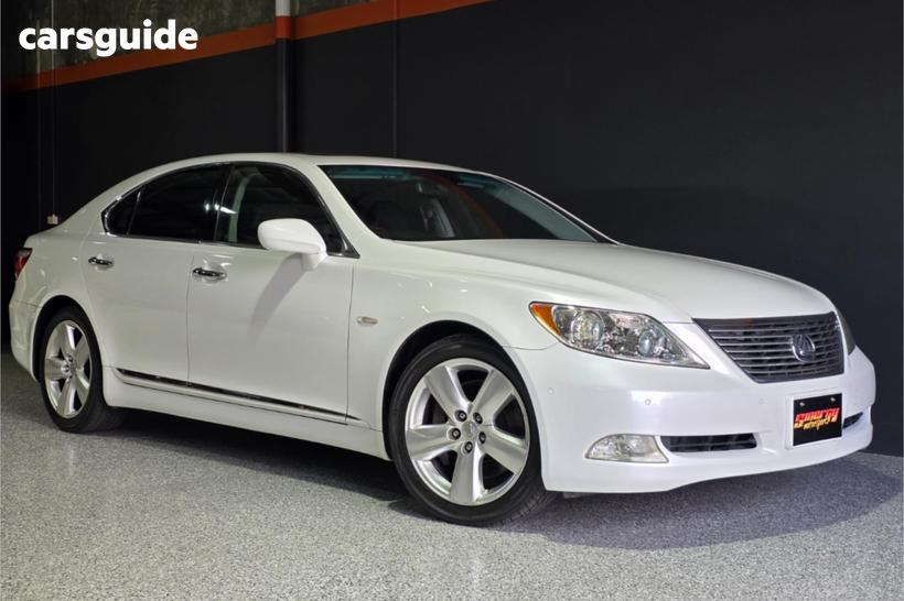 White 2007 Lexus LS460 Sedan