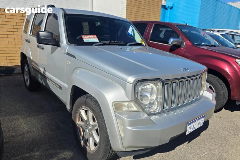 Silver 2012 Jeep Cherokee Wagon Limited (4X4)