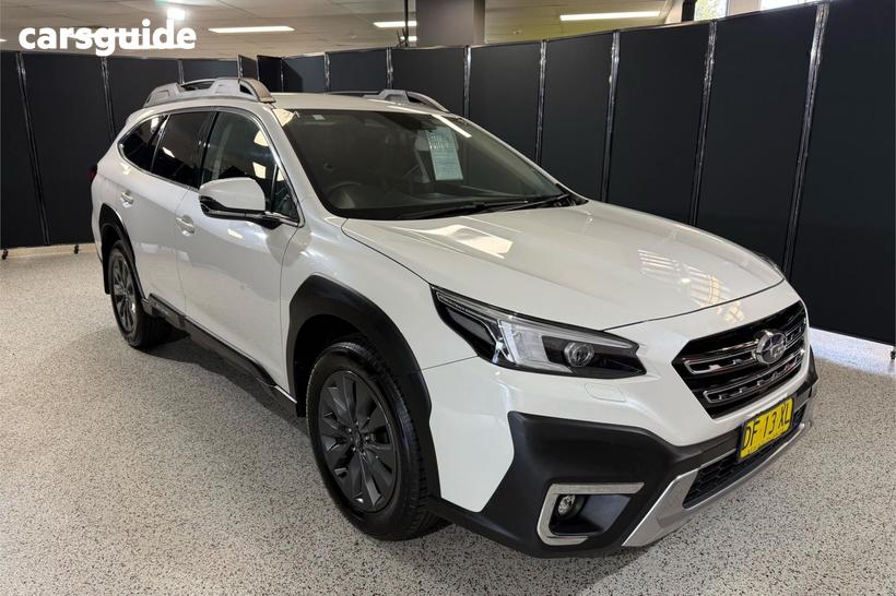 White 2023 Subaru Outback Wagon Awd