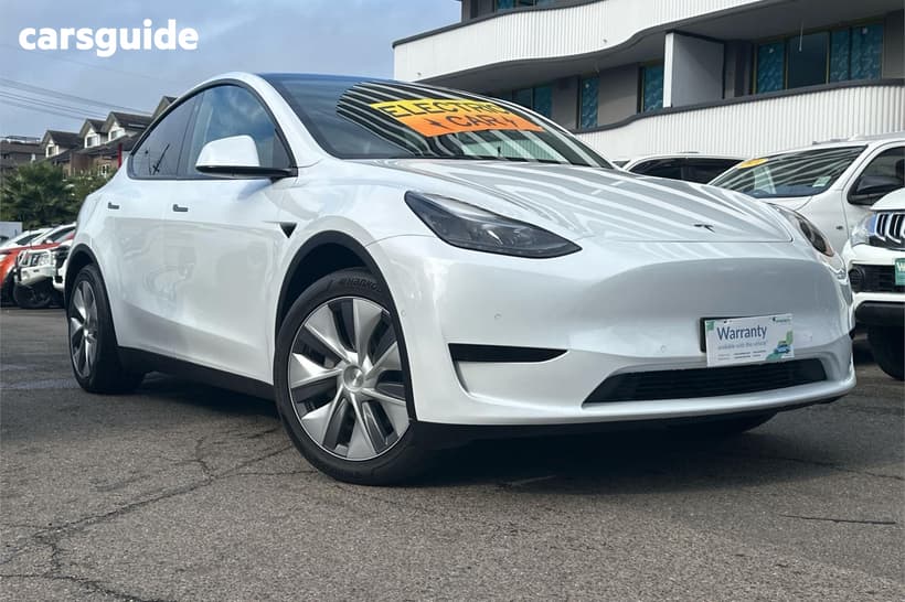 White 2023 Tesla Model Y Wagon Rear-Wheel Drive