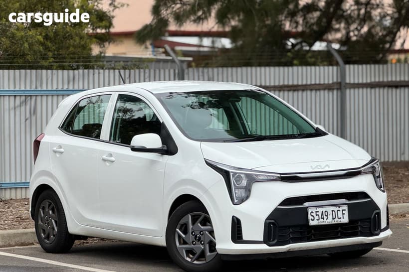 White 2024 Kia Picanto Hatchback Sport (Pe2)