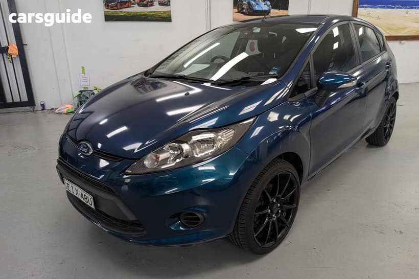 Blue 2012 Ford Fiesta Hatchback Cl