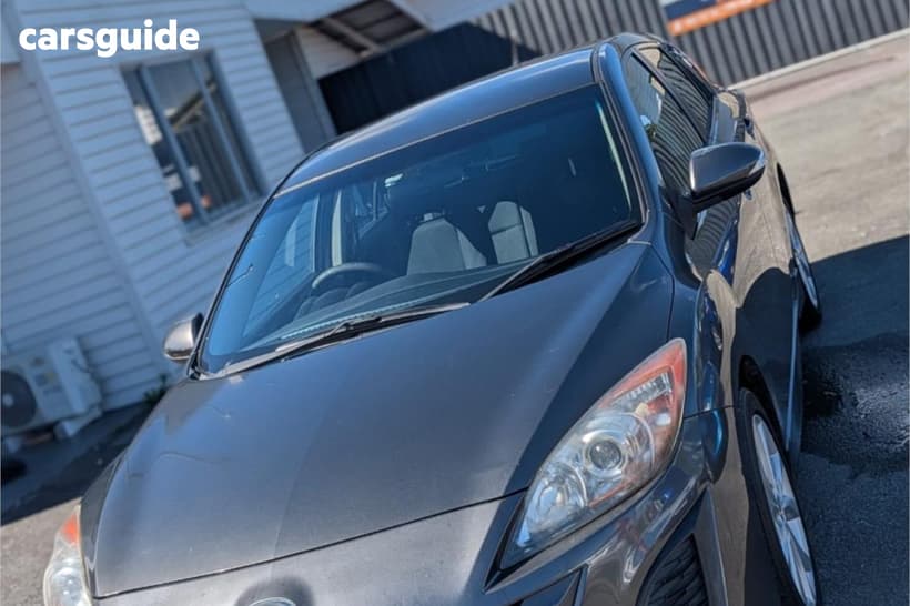 Grey 2011 Mazda 3 Hatchback Sp25