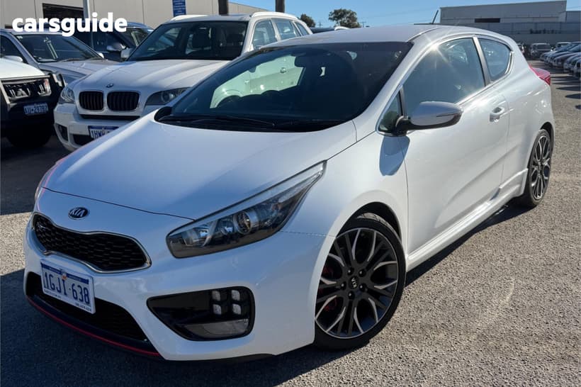 White 2015 Kia Pro_cee'd Hatchback Gt