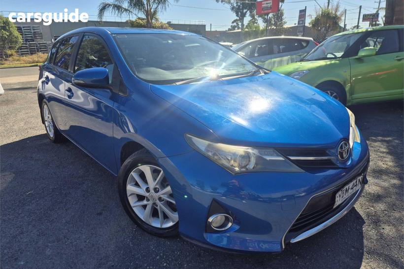 Blue 2013 Toyota Corolla Hatchback Ascent Sport