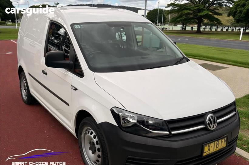 White 2019 Volkswagen Caddy Van Tsi220