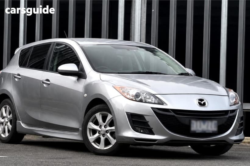 Silver 2011 Mazda 3 Hatchback Maxx Sport