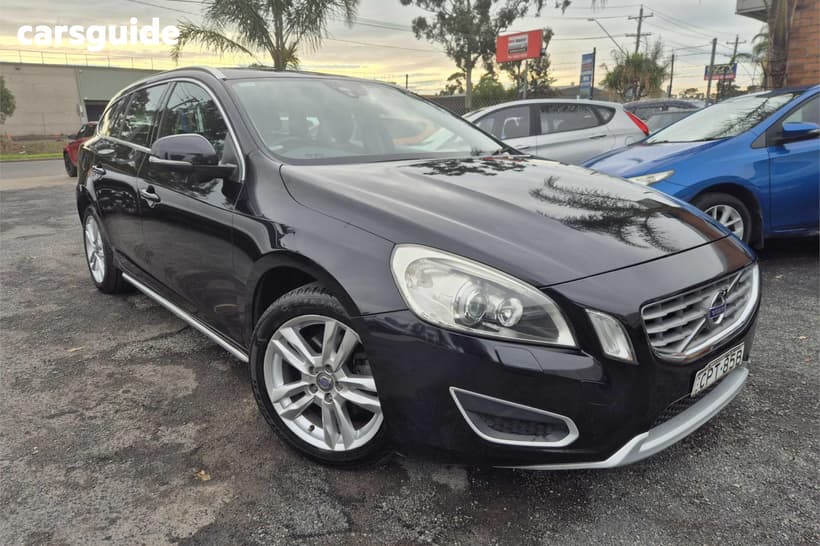 Black 2013 Volvo V60 Wagon T4 Teknik