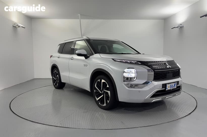 White 2024 Mitsubishi Outlander Wagon Phev Exceed 5+2 Seat (Awd)
