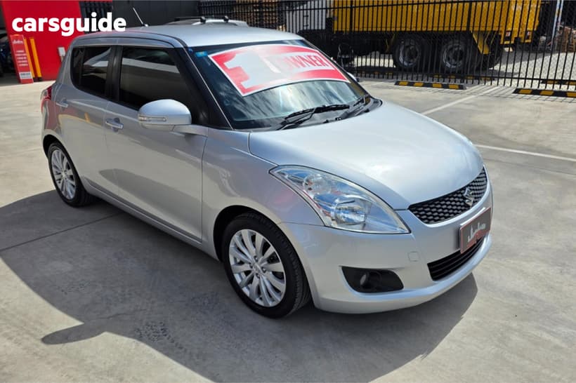 Silver 2013 Suzuki Swift Hatchback Glx