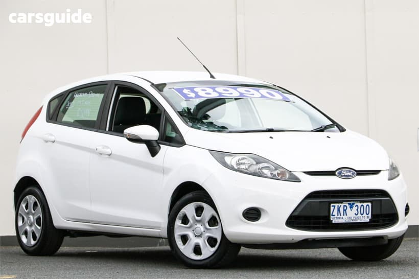 White 2012 Ford Fiesta Hatchback Cl
